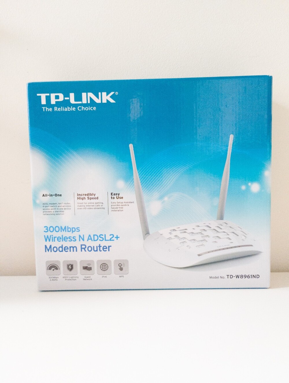 TP-Link Networking Lot N300 Wireless Wi-Fi Router + ADSL2+ Modem Router Combo - Picture 2 of 7
